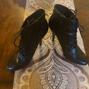 Black Guess Booties (Zip/String Up Closure) Size 10M